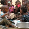Bimbi di un villaggio lungo la strada per Makangale