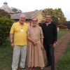 Nello e Dr George con Frate Antonino Cappuccino