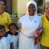 Con Sr Josephine e due orfanelle del Cocotier